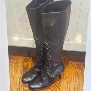 Elegant Black Heeled Boots